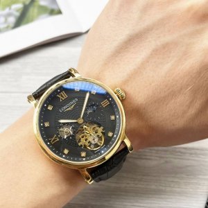 统一 复杂时计 奢华大气 经典新品 震撼上市 最新 ：浪琴 大飞轮设计 类型 ：精品男士腕表 表带 ：真牛皮表带 机芯 ：高端全自动机械机芯 镜面 ：矿物质强化