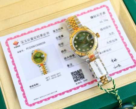 劳力士女装日志型28㎜日志系列，女装日志型的蚝式表壳是坚固优雅、完美比例的典范，采用316L不锈钢来锻造不锈钢腕表表壳，具备高抗腐蚀性，这种超合金不仅非常耐用且 - 点击图像关闭