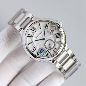 皮带 -钢带1300钻+50 卡地亚蓝气球，两针半男士腕表，大号 42Mm,一款深得正品精髓的经典腕表！认准细节很重要 指针是烧蓝钢指针 水滴蓝宝石玻璃镜面，全