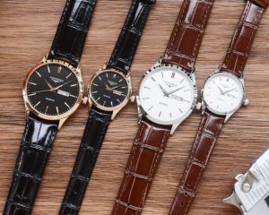 白壳 金壳 钢带20 浪琴 情侣对表 原装进口石英机芯 矿物质玻璃镜面 316L精钢表壳 直径男40Mm女30Mm 厚8Mm如果今天的阳光停止了它耀眼的光芒。那