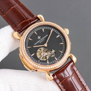 金银同价 品牌：江诗丹顿传承系列30020 000P-7596腕表 主要参数 品牌：江诗丹顿系列传承系列机芯：进口全自动瑞士机械 机芯详情 机芯型号Cal.17