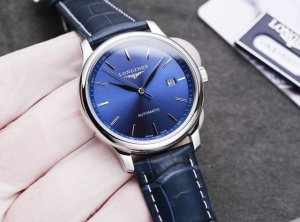 台湾厂出品：白皮 . 金20. 本品均已严格经过防水压力测试，防水可达120米 此款出货都以三码合一的形式出货，退换均以三码合一进出，望多理解！ 台湾厂出品，浪