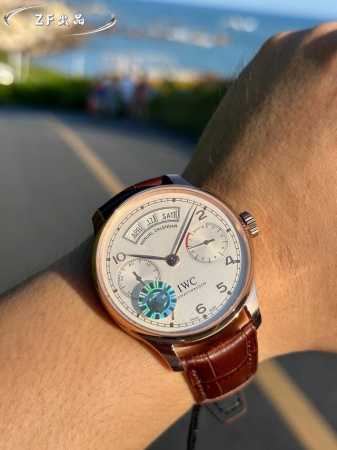 Zf副本』 金+50万国-Iwc葡萄牙系列年历腕表，集时分针、日期、星期、月份和动显于一身。 表壳 腕表尺寸44Mmx15M，厚度适中，弧形表圈圆润自然，抛光打 - 点击图像关闭