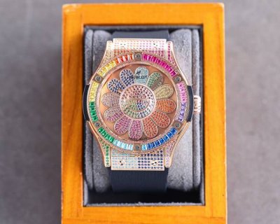 hublot 宇舶表太阳花 向日葵经典融合系列村上隆腕表 507.Cx.9000.Rx.Tak21 限量典藏200枚表壳：缎面及抛光黑色直径: 45毫米，厚度1