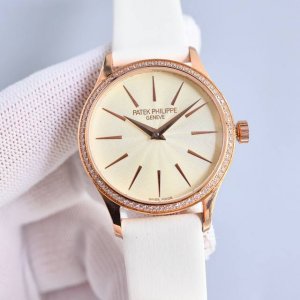 新品女款百达翡丽古典表系列 4897腕表，强势推荐！ 古典魅力，经典重现，正装表王震撼登场。完美还原表中王者的独特质感和简约格调。 精彩细节 1.搭配定制版机芯