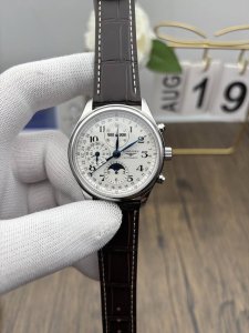 浪琴名匠八针月相优雅系列42Mm 浪琴计时月相 男表，原装分解开模生产，全线按工序组装质检，42Mm直径，316L精钢表壳，L678.2全自动机械计时机芯。处处