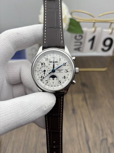 浪琴名匠八针月相优雅系列42Mm 浪琴计时月相 男表，原装分解开模生产，全线按工序组装质检，42Mm直径，316L精钢表壳，L678.2全自动机械计时机芯。处处