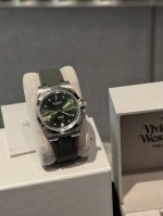 白壳 玫瑰金20钻圈30 浪琴康卡斯悦动系列新色新表盘胶带款 女装34Mm尺寸，同色胶带表带，316精钢材质，一圈一壳，Cnc精工艺打造拉丝抛光处理过渡流畅质感