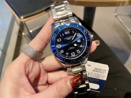 官网同步明星产品 专为追求卓越品质和拥有优雅态度的品味人士设计 浪琴 Longines 康卡斯潜水系列。采用进口石英机芯精准走时表壳采用高科技材质历久弥新不易褪 - 点击图像关闭