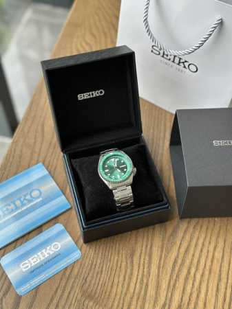 卡西欧Seiko 5运动迷笛黑色男士不锈钢表壳和手链自动机芯手表经典的外观与著名的精工完成。形式和功能与这款精工时计无缝结合。不锈钢表壳由黑色表盘和与之匹配的黑 - 点击图像关闭