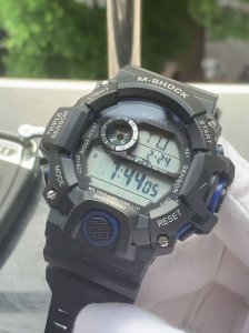 品牌：铂天使-Plangle优雅男士腕表，简约三针数字显示设计，高级瑞士Vk石英机芯，尺寸：48Mm厚12Mm，顶级进口橡胶胶带，装配原装针扣