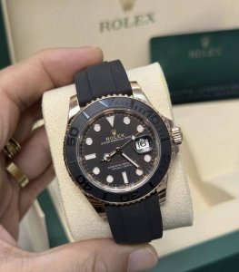 劳力士－Rolexym游艇系列－机械腕表 顶级进口机316L精钢壳－防指纹陶瓷圈舒适橡胶表带 原装保险扣蓝宝石玻璃 超强防水 直径40Mm 厚度12Mm 生活节