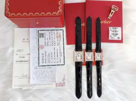 白壳 玫瑰金 钻+30 卡地亚tank Solo腕表 高质量版本原版开模 瑞士石英机芯 精钢表壳 圆珠形表冠 镶嵌一颗凸圆形合成尖晶石 镀银珠光表盘 罗马数字时 - 点击图像关闭