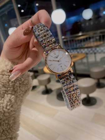 白 金 钢带20 新款浪琴-Longines简约大气女款 进口石英机芯 矿物质玻璃镜面 316L精钢表壳 直径30Mm厚8Mm 该款腕表备受女性喜爱，在不同的场 - 点击图像关闭