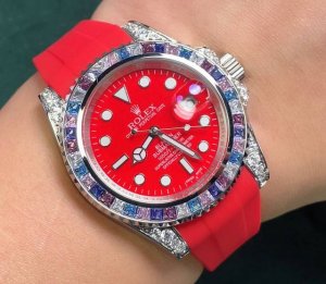 新品 劳力士，游艇名仕M126679系列顶级玩物毒货，不喜欢撞款街表水鬼的你，他绝对是你的知音。用劳力士最经典的潜航系列水鬼作为原型，经过圈口的二次改装，然后镶