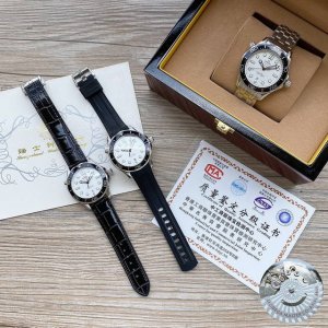 皮 钢520Seamaster海马系列 新款 米 M 同轴 至臻 直径42毫米42Mm 潜水表。 316L精钢 原装壳套 原版字面立体时丁超强夜光 原装表扣 搭