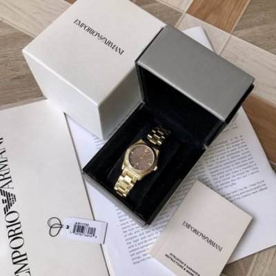 专柜新款！原厂阿玛尼 Emporio Armani Ar11700 费德丽卡系列女式石英腕表，优雅奢美的复古风潮席卷而来，白贝母表盘上的简约刻度搭配独立日历小窗