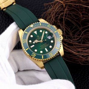特价：白 间金 全金黑 品牌：劳力士 类型：3针水鬼潜水系列陶瓷圈男表 机芯：顶级全自动机械 西铁城日本机 表带：顶级进口防过敏胶带 镜面：顶级进口防伪标水晶镜