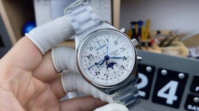 再攀高峰 浪琴名匠八针月相L2.773.4.78.6腕表 万千精妙，汇于一盘，布局精巧，观感绝佳！ 1 表壳 腕表尺寸42毫米，厚度14.5毫米！表壳由品质出众