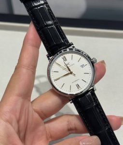 万国柏涛菲诺呢红60经典之作！ 简约大气，温文儒雅说的不就是它吗 人生第一块正装表 #简约 #红60 #万国柏涛菲诺系列 #Iwc万国表 #腕间艺术天花板 #儒