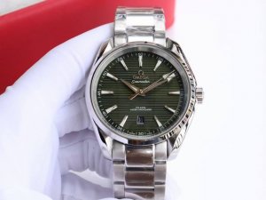 欧米茄Omega海马系列 Aqua Teera 150米腕表！直径41Mm 1:升级真正与正品表盘一致对版，细节精雕细琢！ 2:旋入式 凸雕技术 表冠 全新 “