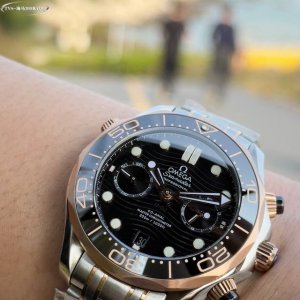 Tvs- Ot全新海马300米44Mm计时腕表 Tvs Factory1-1独家自主研发9900机芯功能与原装一致，双T黑摆轮机芯。3点位表盘为12小时计时盘与