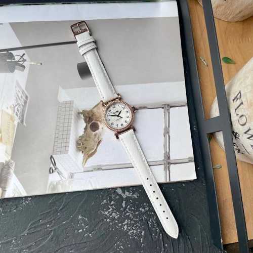 Coach 蔻驰女时尚石英表麦迪逊海报款腕表蔻驰 Coach 手表，尺寸:32Mm，经典黑针小马车皮带款！经久不衰的设计，配专柜全套包装，一手价出！