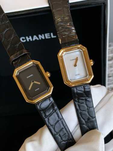 K金版本 香奈儿 Vintage Chanel Premiere 中古界首饰的扛把子、号称“中古第一表”“Chanel手表里的2.55”说他是“中古第一表”可不