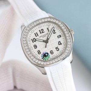 gr-38.8Mm到货！百达翡丽手雷Aquanaut Luce,意大利语“光”，经过重新演绎的现代休闲时尚风格的造型，采用抛光和拉砂Cnc雕刻的圆形八角形美感表