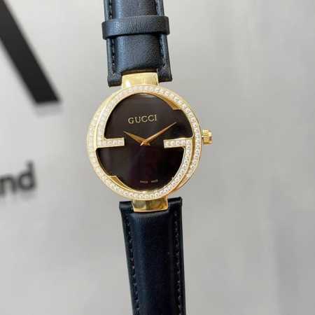 白壳 金 古驰 Gucci 创立于佛罗伦萨，是全球奢侈品品牌之一。316L精钢材质，以经典g框表壳技艺时尚的完美融合，超强矿物质水晶玻璃镜面，其独特的创意和革新 - 点击图像关闭