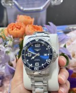 浪琴康卡斯 送给老公的第一块机械表～ [哇R]浪琴康卡斯潜水表，看到这款的第一眼，就决定是它了，买之前完全没有做功课，甚至都没有去试戴，直接下单～[派对R]