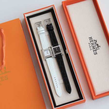 现货 爱马仕hermes全新配色 Malachite 系列手表渠道现货， 小红书爆屏的手表，这气质拿捏了，大牌质感！！ H造型表盘牛皮带设计，略带女人味的中性复 - 点击图像关闭