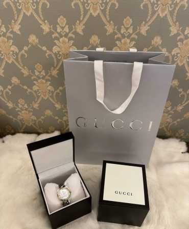 Gucci 超级经典好看的手表特别好看的Gucci 手表，表盘是那种在不同光下都会有不同颜色的光泽的，特别好看，表盘的厚度颜色随着光线都会变的越来越好看，皮带非 - 点击图像关闭