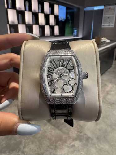 Franker Muller_法兰克穆勒 V32酒桶系列 奢华镶嵌钻石经典数字面搭配橡胶真皮带 镶钻扣子 进口机芯 真空电镀 亮度高，更耐带 百搭衣橱 多种风格