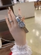 官网爆款来袭，挑战完美精致，欧米茄海马系列aqua Terra女士腕表环镶璀璨美钻。这款精钢腕表采用对称设计28毫米表径，非常秀气、精美绝伦！配备有光泽的母贝表