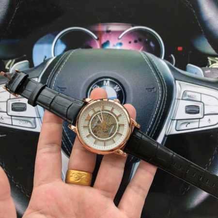 阿玛尼 品牌：Emporioarmani 阿玛尼 型号：Ar60006 机芯类型：自动机械 手表种类：男表 表盘形状：圆形 镜面材质：矿物质强化玻璃 表带材质： - 点击图像关闭