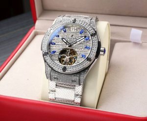 白钢 . 玫钢20. 新款上市 销量神器 恒宝hublot 宇舶大爆炸系列真陀飞轮方钻石版、满钻壳-钻面、搭载全自动陀飞轮机芯、44毫米直径、绝对称得上是硬货、