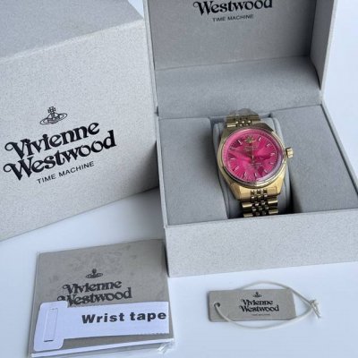 Vivienne Westwood 西太后红龙果色玫红表盘 精钢表带粉色表盘 女士腕表 轻奢雕花红盘女表 众多好莱坞明星出席Vivienne Westwood时