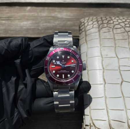 皮带 钢带690 帝舵 Tudor 碧湾型系列 搭载全自动机械芯 尺寸：42Mm 镀膜玻璃 精钢表带原装扣 复古帝陀 全新演绎 - 点击图像关闭