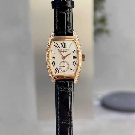 浪琴典藏系列l2.155.4.71.5经典的酒桶形精钢表壳，表壳尺寸30.6Mm.桥形双层渡膜耐磨镜面搭载eat石英l经久耐用达到0返修水平，字面古罗马字体配搭 - 点击图像关闭