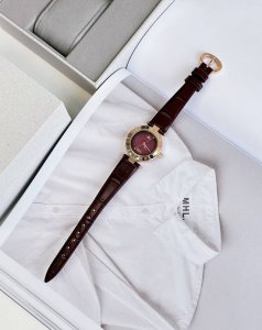 配盒 -Viviennewestwood 薇薇安西太后时尚腕表！真正的原厂单，可遇不可求的哦，这样的福利不是天天都有哦，亲爱的们抓紧啦！ Vivienne We