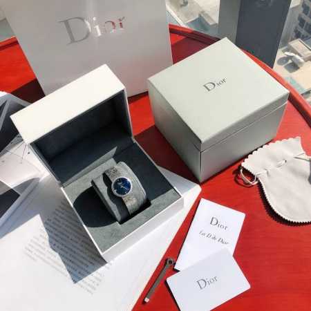 超级硬货到！原单la D De Dior Satine系列高级仙女腕表，生动呈现了迪奥制表的精魂，弥足珍贵的高雅风格。米兰网织工艺精钢表链，超级秀气，完美契合仙 - 点击图像关闭
