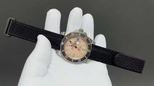 白壳 黑壳900 新品首发劳力士Rolex Diw Submariner Parakeet 新品定制款Sub水鬼，完美呈现！ 1：特别定制碳纤维圈口、渐变绿表盘