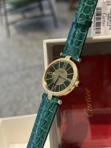 低调奢华有内涵的绝美卡家Must Be中古表，爱到心坎里啦 上手一整个被美到了非常个性有态度，审美超级在线的一款中古小金表 台湾厂瑞机蓝宝，原版三件套1：1开模