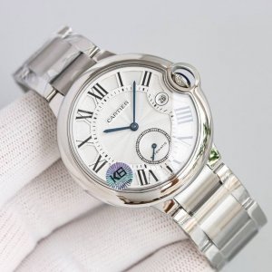 皮带 -钢带1300钻+50 卡地亚蓝气球，两针半男士腕表，大号 42Mm,一款深得正品精髓的经典腕表！认准细节很重要 指针是烧蓝钢指针 水滴蓝宝石玻璃镜面，全