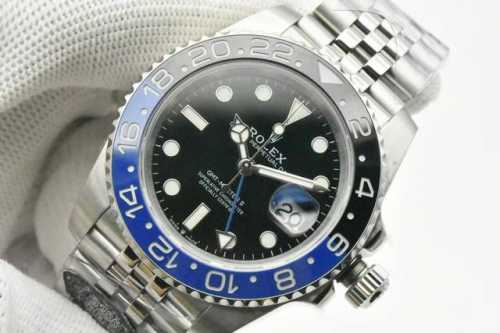 C 劳力士 Rolex Gmt格林尼治升级版。采用正品一致904L钢材，一体成形的陶瓷白金字体圈口与正品一致。全新3285一体机芯。同步正品Gmt针通过正反调时