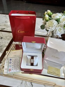配图片同款包装 Cartier卡地亚坦克真正的高版本原单品质，专柜对版哈，你们要的高版本终于给你们安排了，等了2个月才出货，在超长的品牌历史上制作出众多经典，比