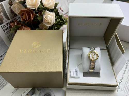 范思哲Versace 石英女士腕表 28Mm 独特风范 设计出众巴洛克Virtus雕饰 每一丝纹理都蕴含着优雅与不不羁浑然天成，蓝宝石镜面，搭载原装瑞士石英机芯