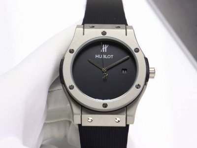 金黑+20宇舶 恒宝Hublot 经典融合系列 316精钢表壳 壳套采用Cnc工艺精细打磨加工 确保各方位细节 圈口彰显宇舶独特拉丝工艺效果，表带采用进口橡胶表