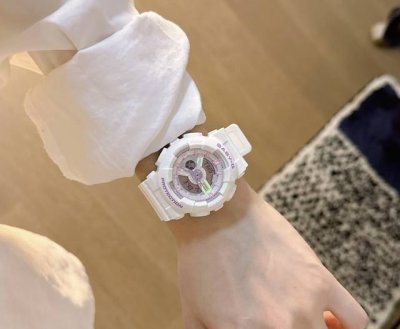 Casio Baby-G 我的手表里有彩虹 好美！大家有注意到嘛，手表不同角度表盘呈现出来的颜色是不一样的！超爱浅紫色的角度！[黄金薯R][黄金薯R] #笔记灵